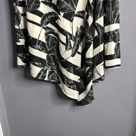 Vince Camuto Black and White Leaf Print Handkerchief Style Skirt Size 6 - Picture 3 of 7